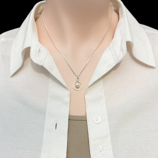 Infinity Necklace, Sterling Silver Infinity Necklace with White Pearl, Bridesmaid Gift Necklace, Bridal Party Jewelry, Mom Gift Necklace