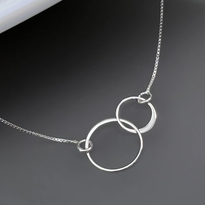 Sisters for Eternity Necklace, Sterling Silver Two Interlocking Circles Necklace, Sisters Forever Necklace, Sister Birthday Gift Necklace, Sister Circle Necklace