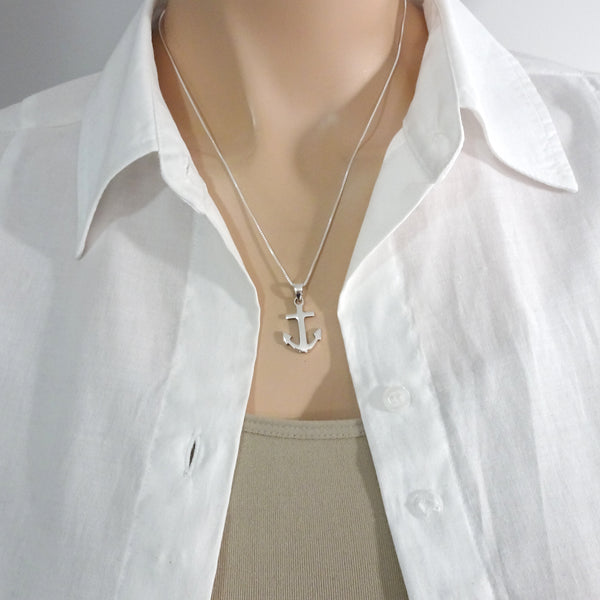 anchor necklace on a model mannequin
