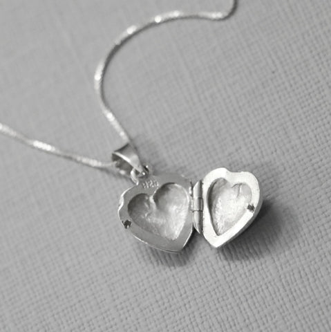 heart locket(open) necklace