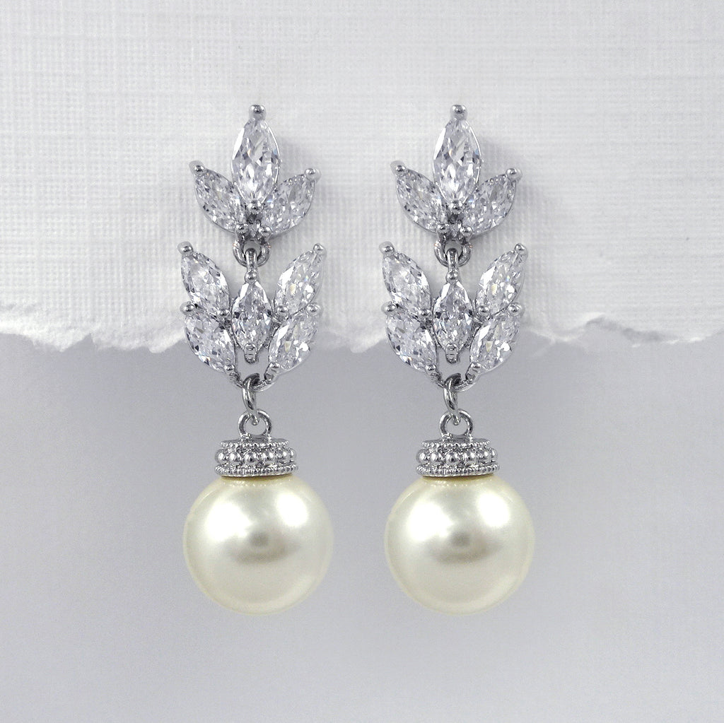 ivory 10mm pearl earrings