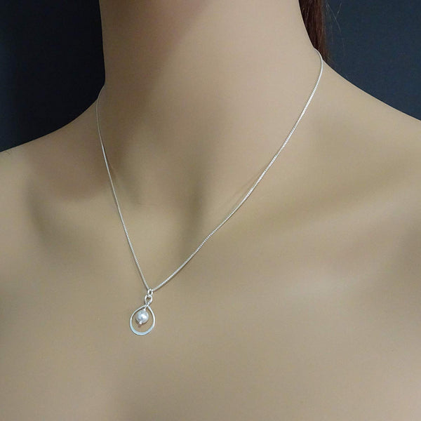 infinity and white pearl necklace size reference